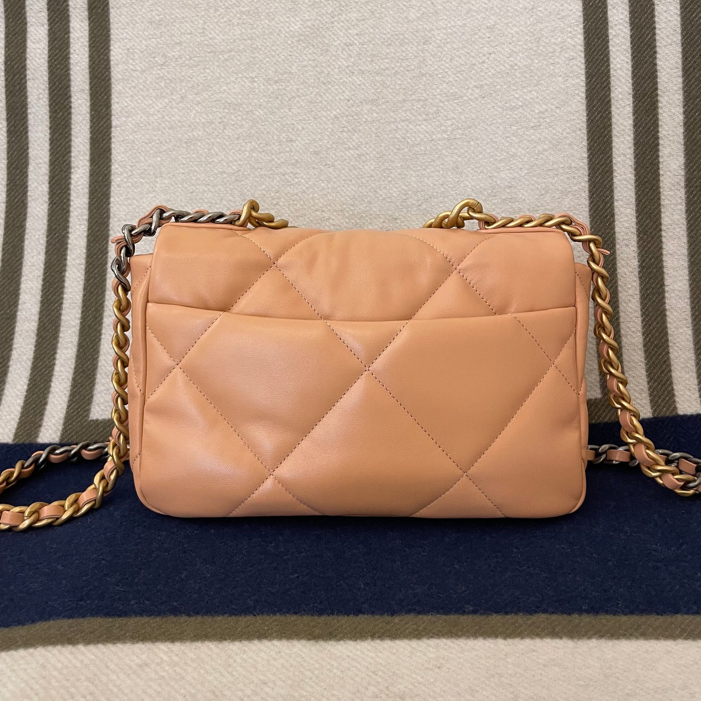 Chanel 19 Small