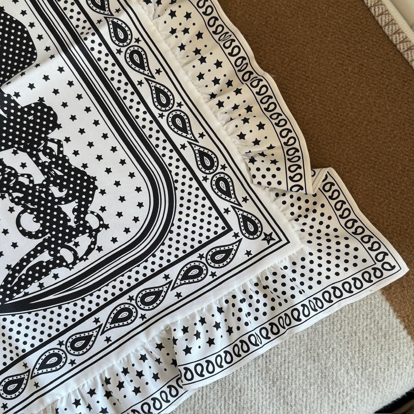 Hermès Brides de Gala Bandana a Pois scarf 70