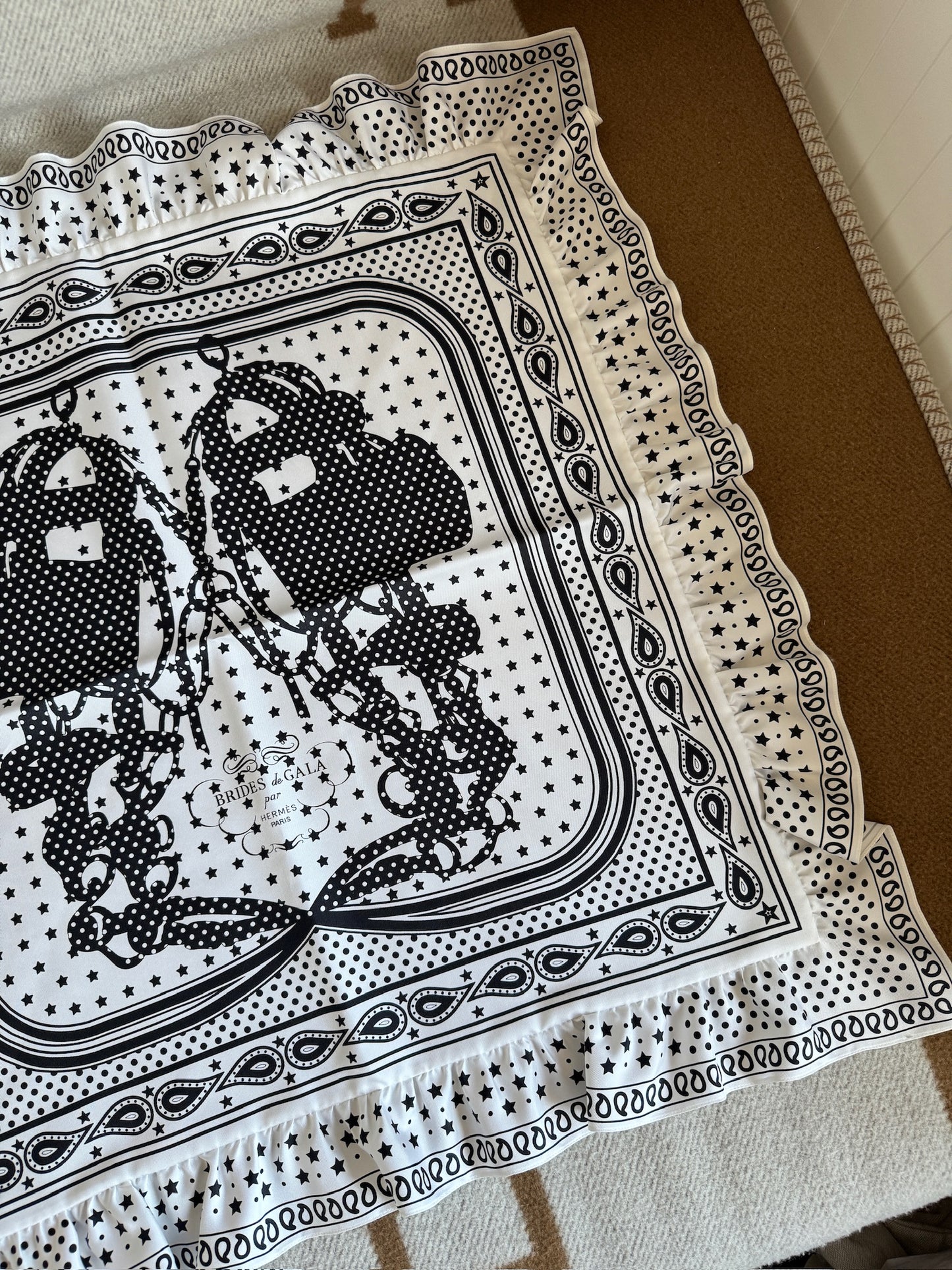 Hermès Brides de Gala Bandana a Pois scarf 70