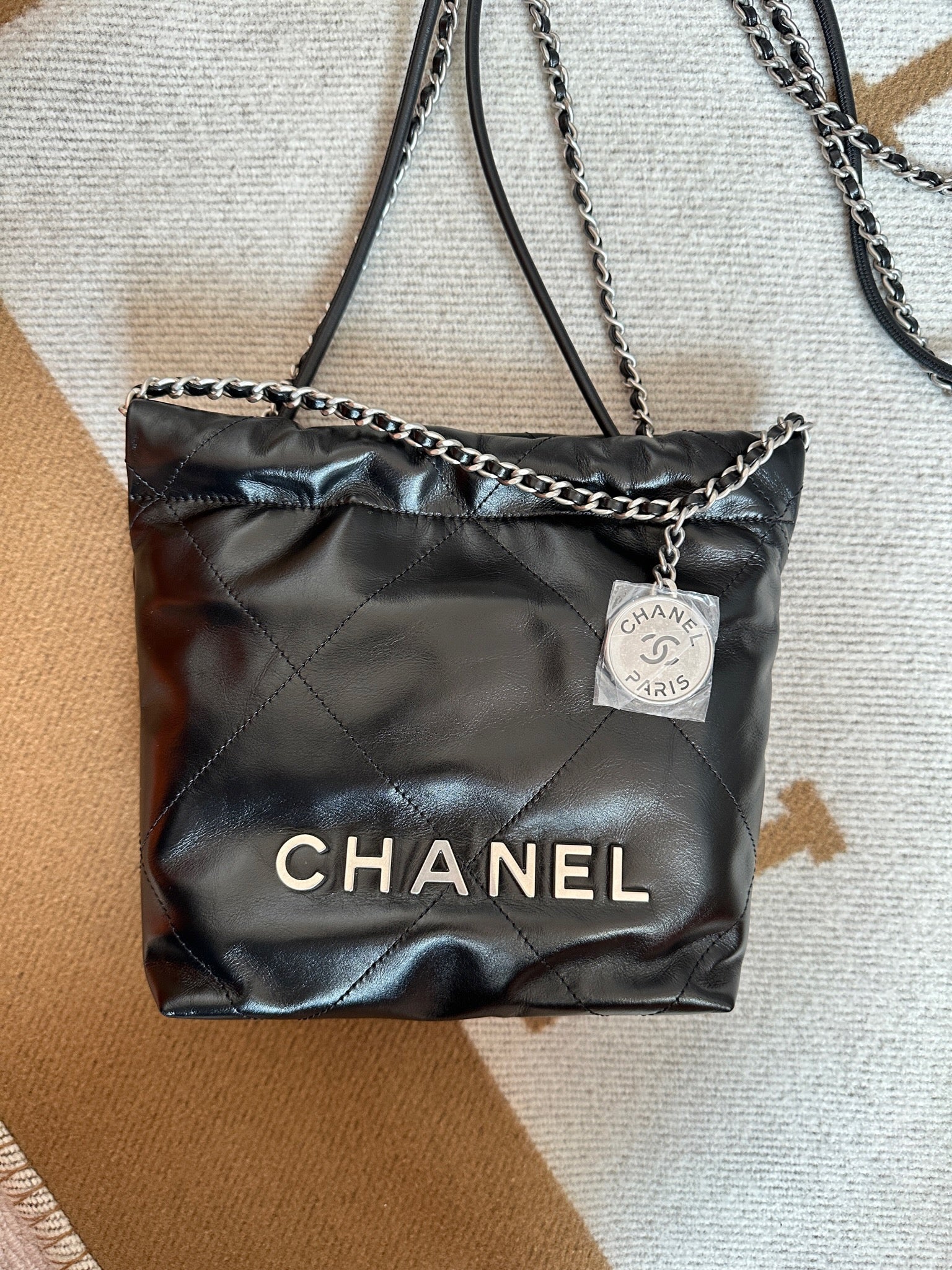 Chanel 22 Chain Hobo Handbag Medium Black Shiny Calfskin & Gold-Tone  chain