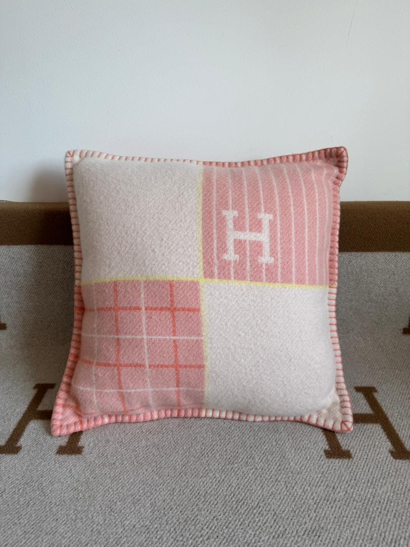 Hermes Avalon Cabriole Pillow