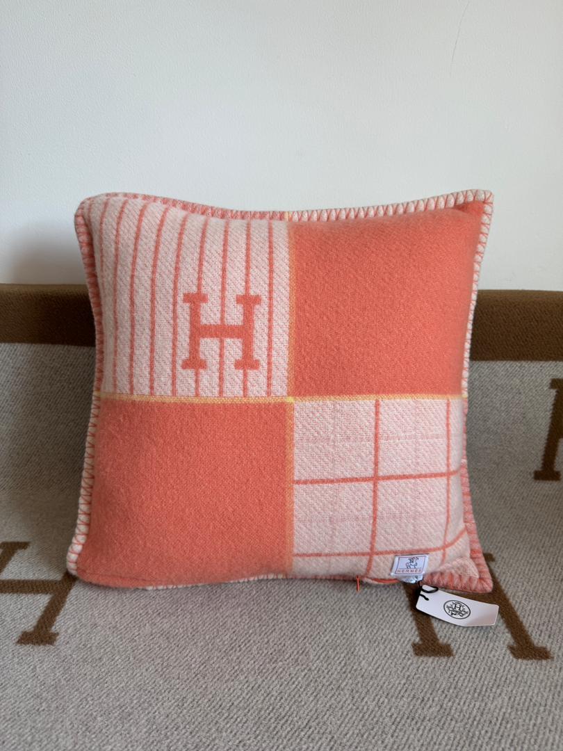 Hermes Avalon Cabriole Pillow