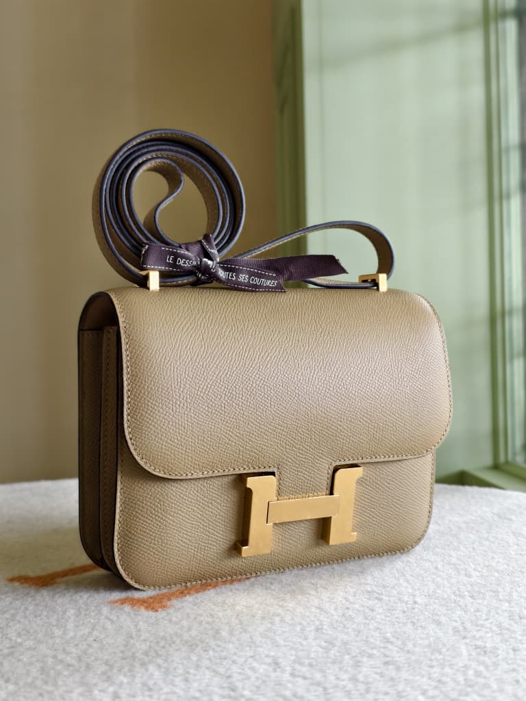 Hermes Constance 18 Poussiere