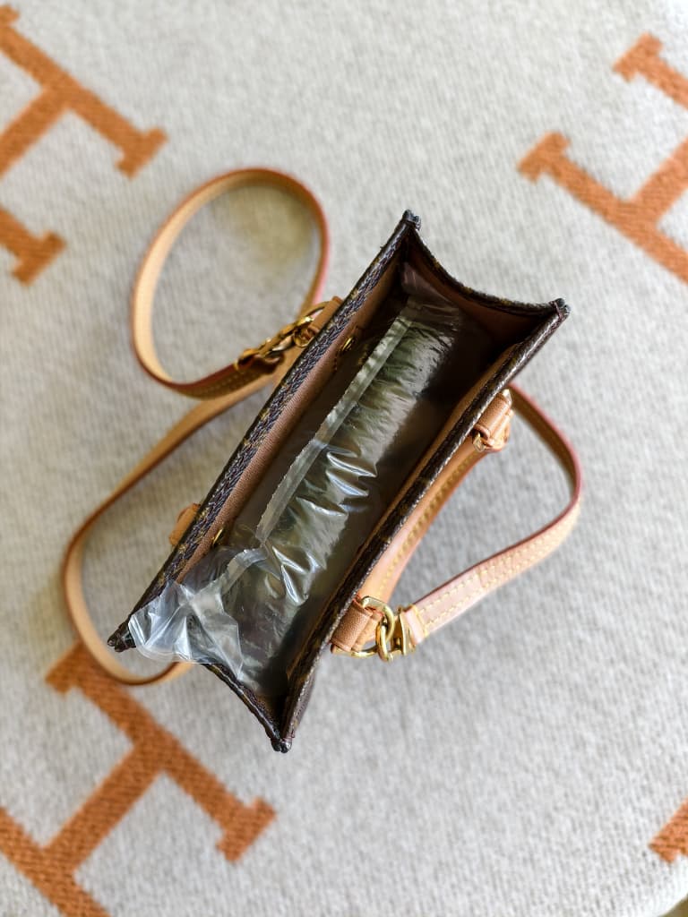 Louis Vuitton Petit Sac Plat