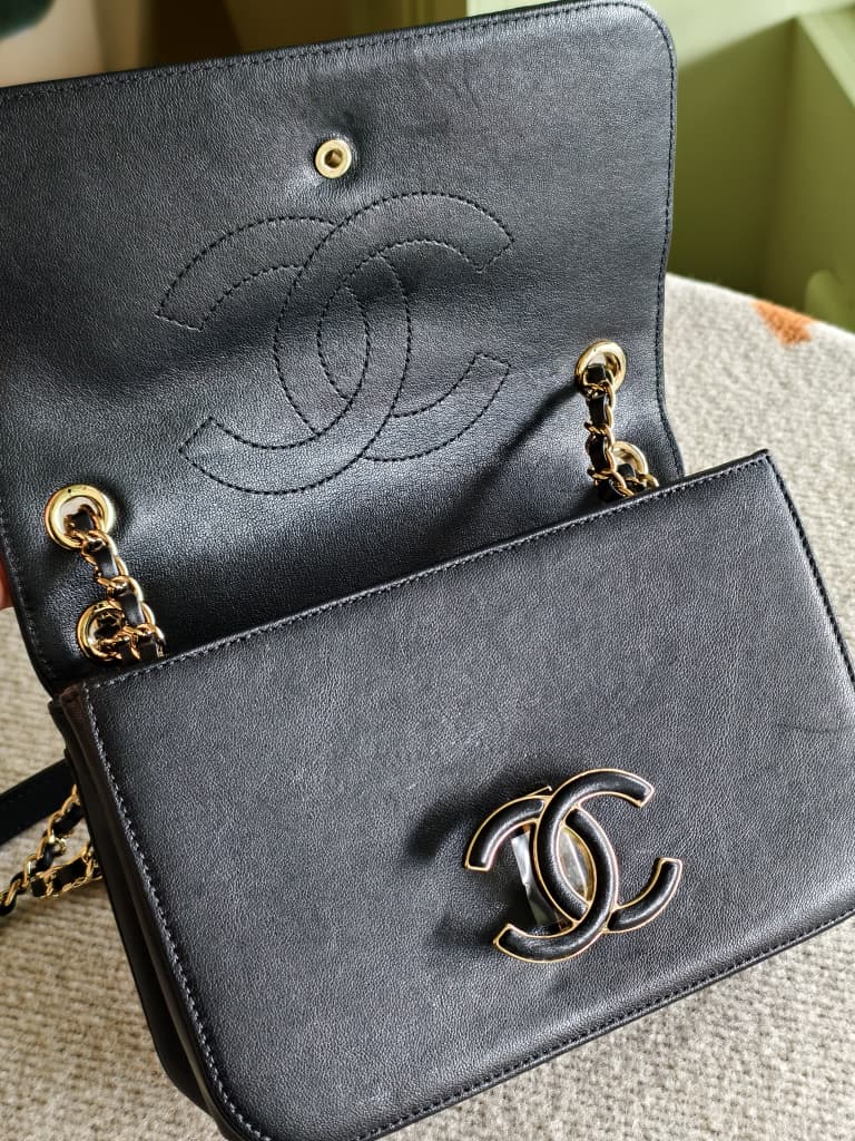Chanel Black/Gold Chevron Leather Flap Bag