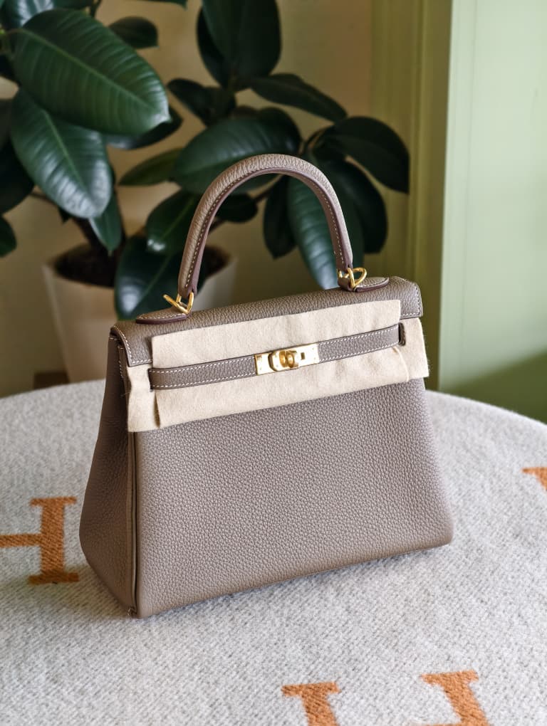 Hermes Kelly 25 Etoupe GHW